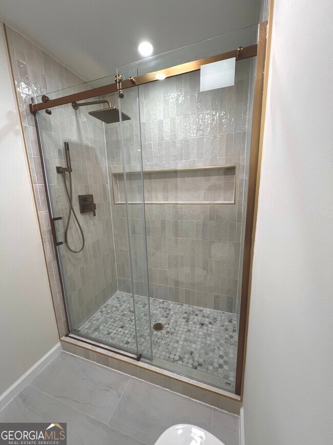 Building Photo - 2907 Clearbrook Dr