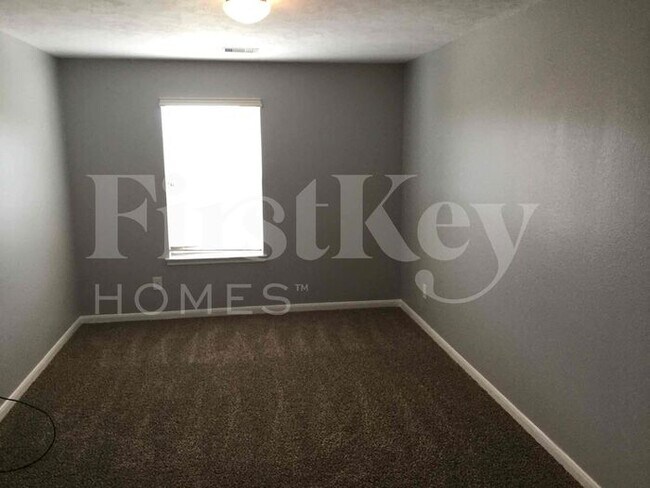 Building Photo - 1210 Larks Trace Ln