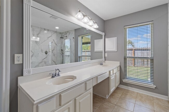 Building Photo - 3904 Ivywood Dr