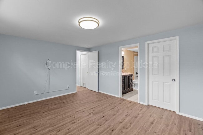 Building Photo - 12464 Glengate Dr