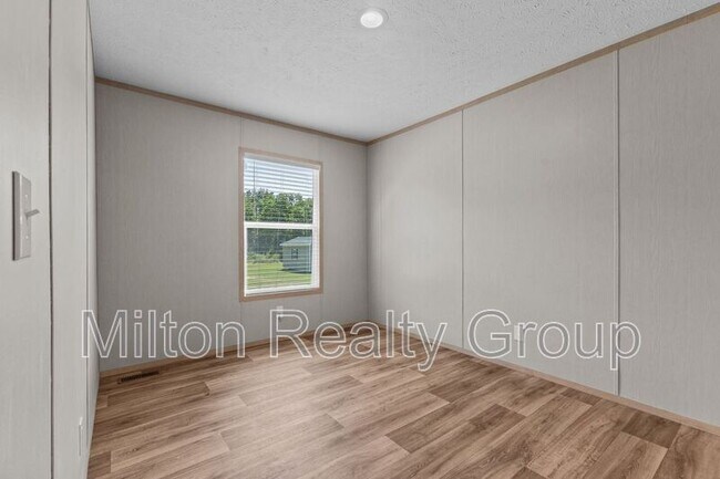 Building Photo - 141 Pioneer Ct