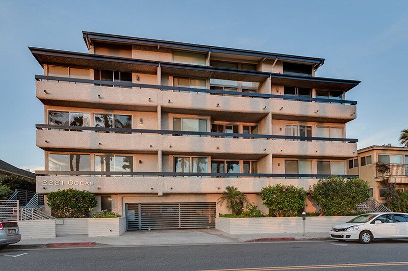 Primary Photo - 2221 Ocean Ave