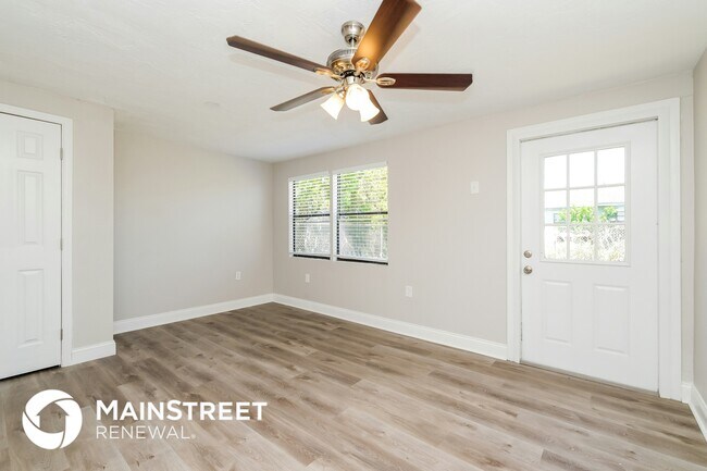 Building Photo - 9426 Legend Ln