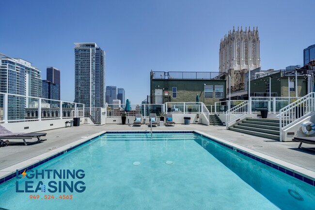 Building Photo - 939 S Broadway-1008