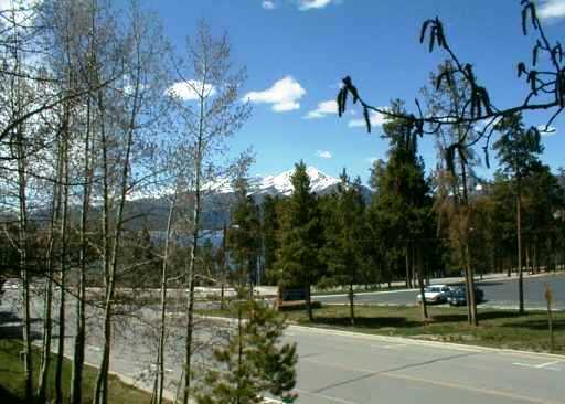 Building Photo - Lake Cliffe Condo - Spacious 2 Bedroom/2 B...