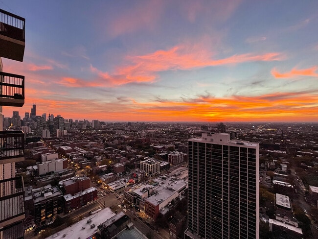 Building Photo - 1660 N La Salle Dr