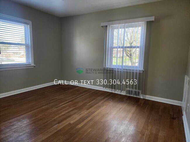 Building Photo - 2135 Dennison Pl NW