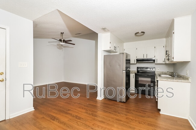 Building Photo - 9517 Newell Hickory Grove Rd