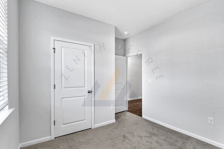 Building Photo - 2222 Sanctum St