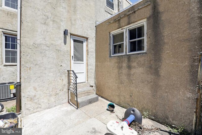 Building Photo - 3053 Janney St
