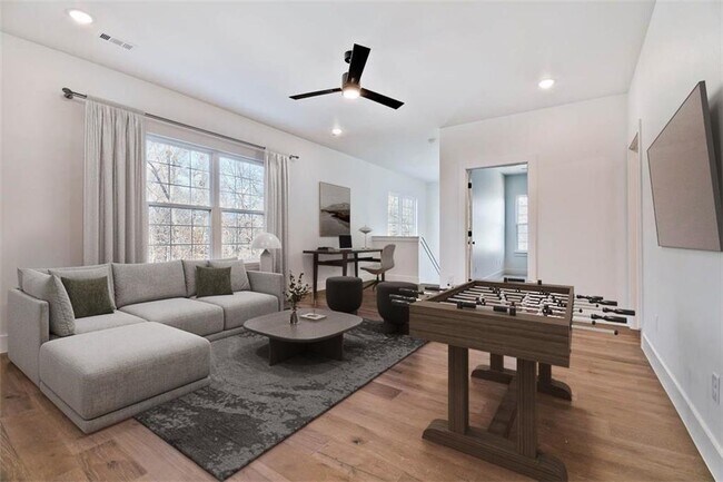 Building Photo - 20 S Kirby Dr