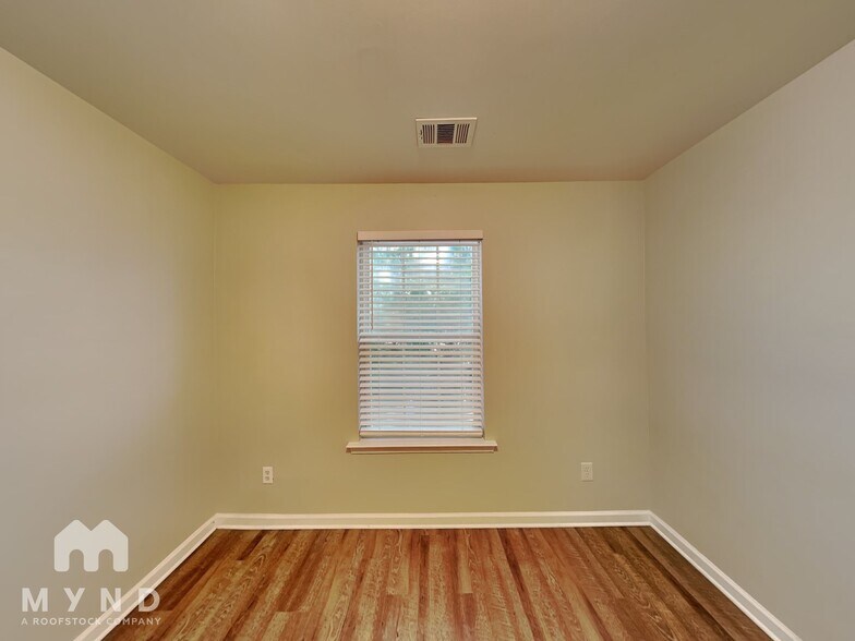 Building Photo - 3676 Utoy Dr SW