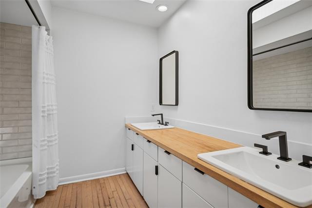 Building Photo - 7605 Queens Garden Dr