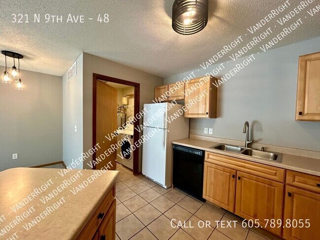 Building Photo - 321 9th Ave