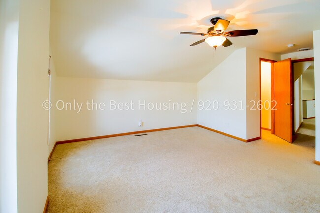 Building Photo - 611 E Burnett St