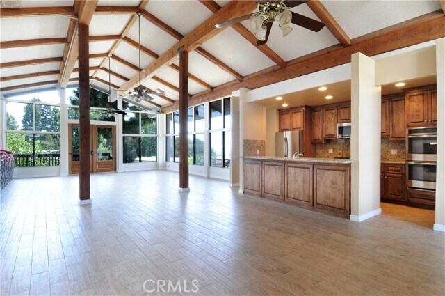 Building Photo - 374 Miraleste Dr