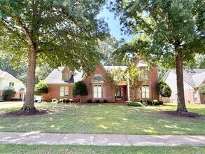Building Photo - Beautiful 5BR 4.5 bath + bonus room family home in Collierville! Collierville schools
