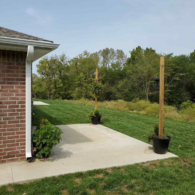 Building Photo - 897 W Gay St