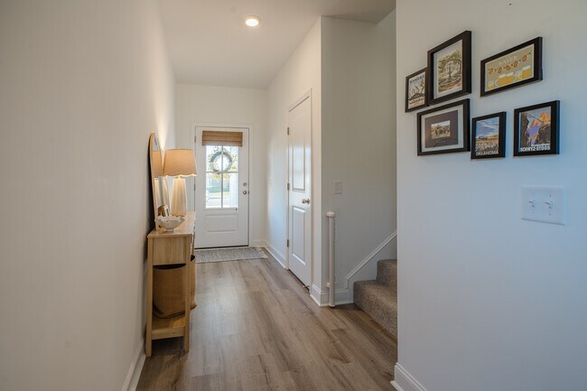 Building Photo - 63 Buckingham Dr