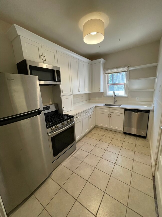 Building Photo - Huisache