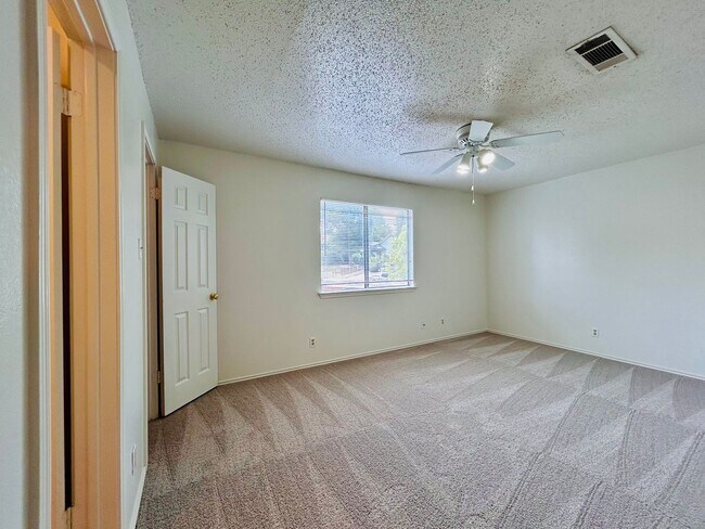 Building Photo - 9300 Kempler Dr