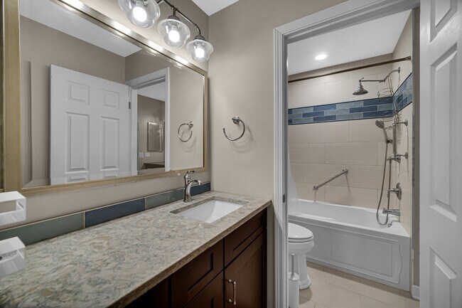 Building Photo - 1401 Wentworth Ct