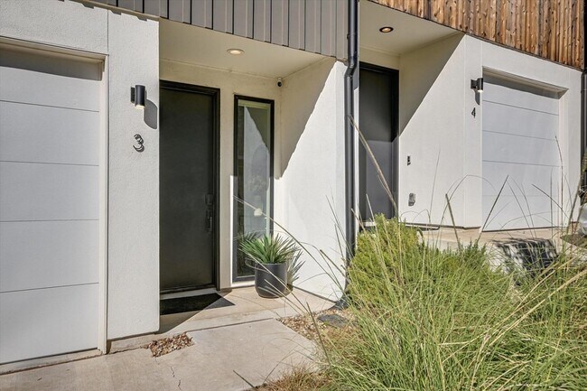 Building Photo - 410 W Alpine Rd