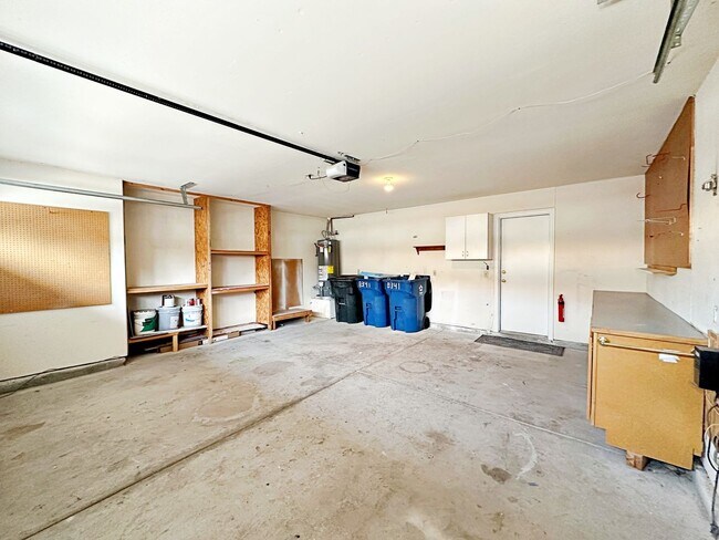 Building Photo - REMODELED 3 BEDROOM HOME IN SOUTH SHORES