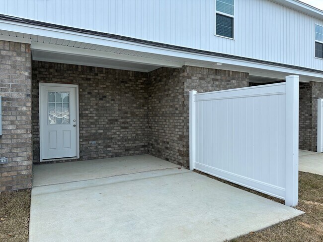 Building Photo - 443 3rd Loop Rd