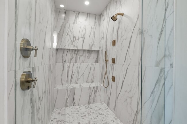 Building Photo - 601 S 9th St