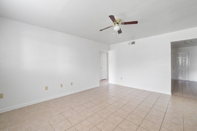 Building Photo - La Paloma Village Apartments