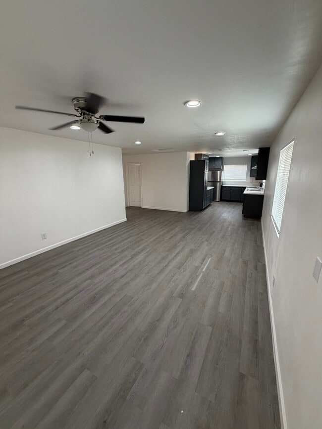 Building Photo - 1060 St