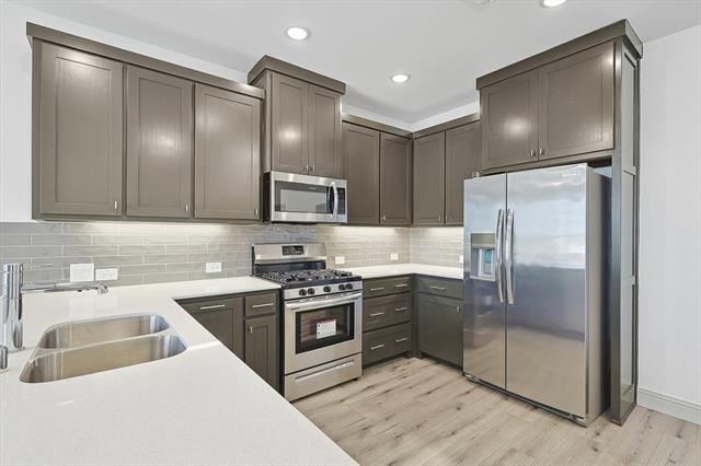 Building Photo - 517 Parkside Dr