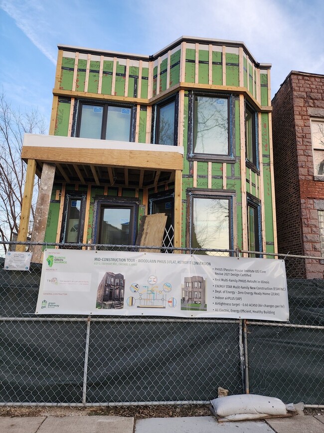 Building Photo - 6321 S Eberhart Ave