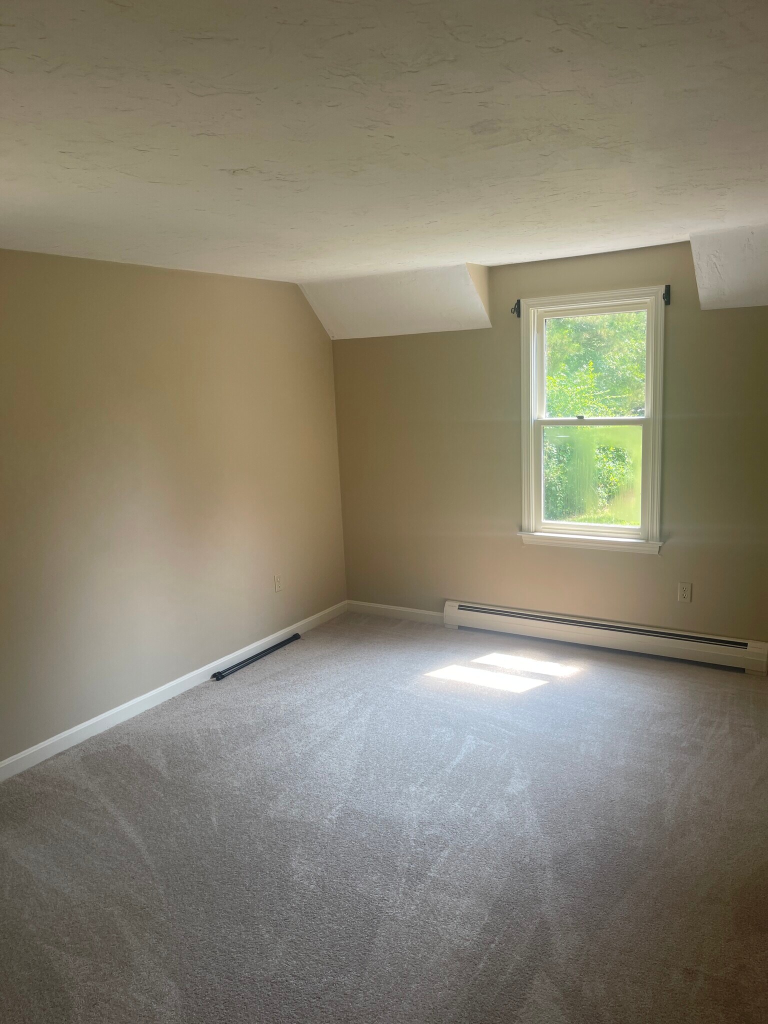 Building Photo - 49 Wintergreen Rd