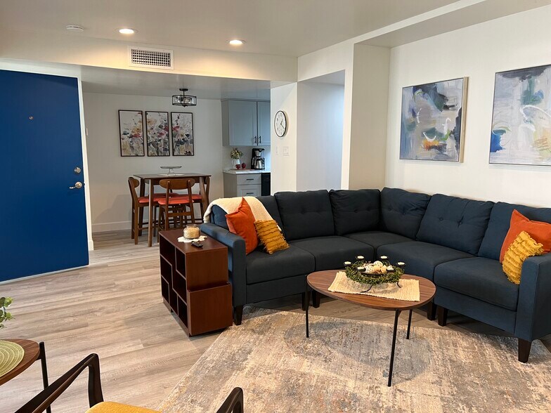 Building Photo - 1143 E Sandpiper Dr