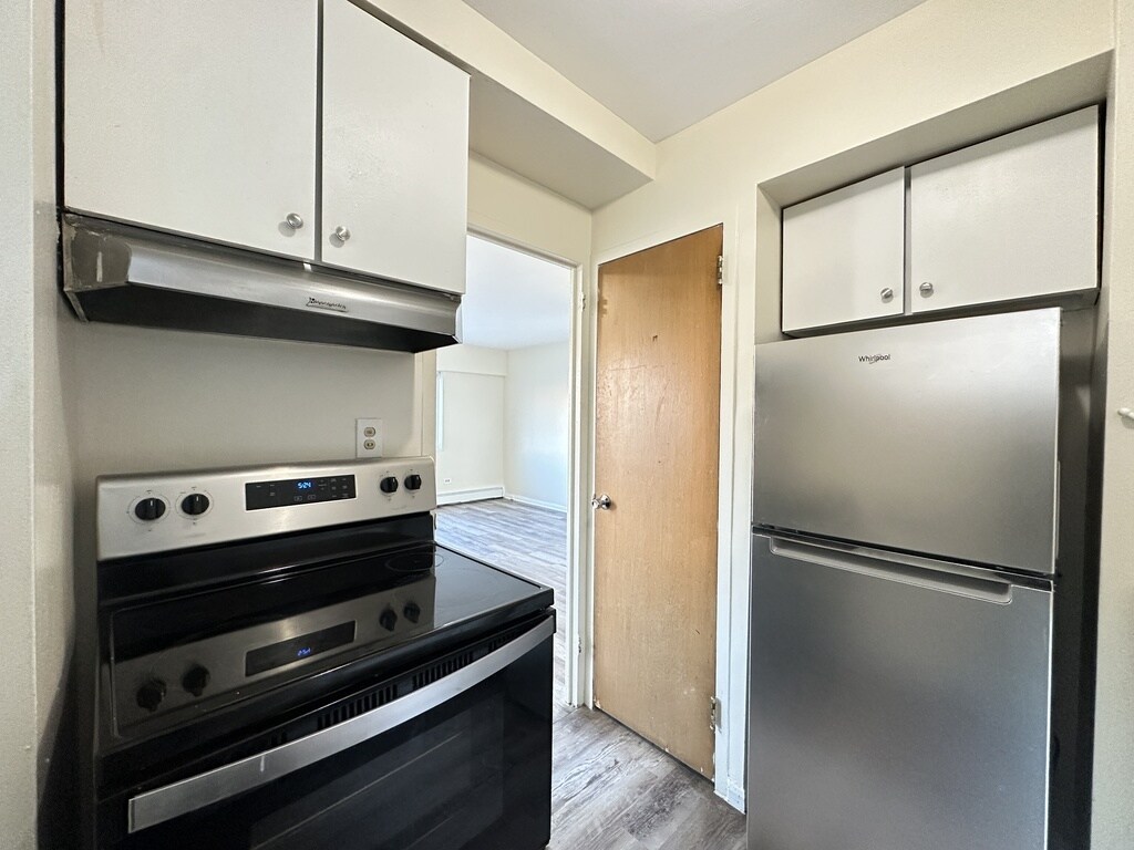 Building Photo - 1400 Chicago Ave