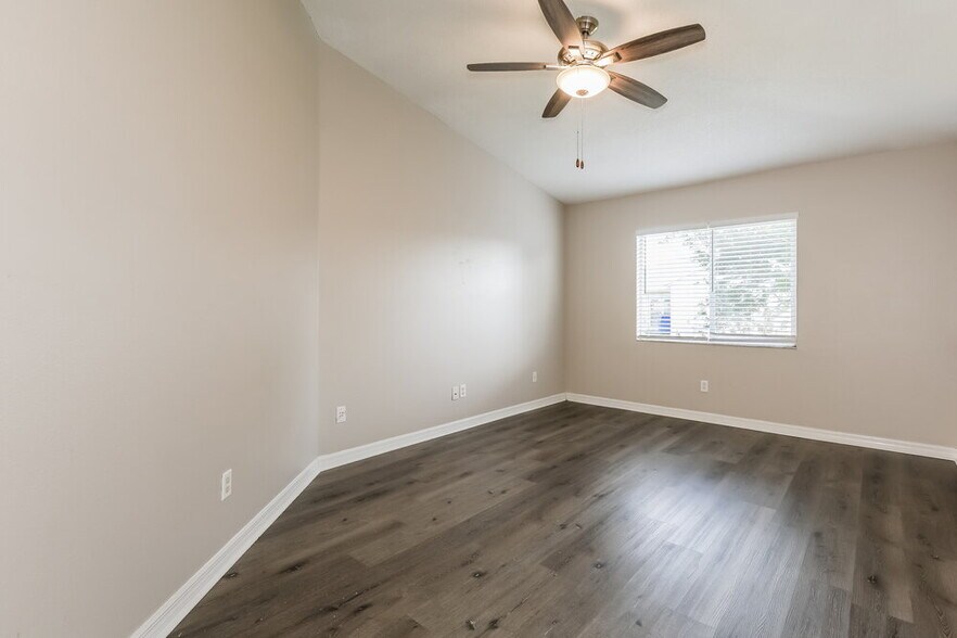 Building Photo - 12128 Buffington Ln