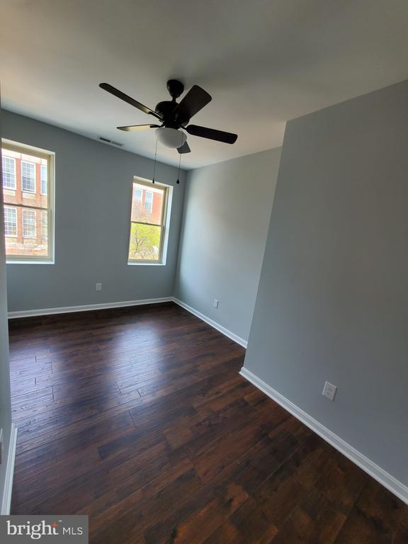 Building Photo - 27 S Fulton Ave