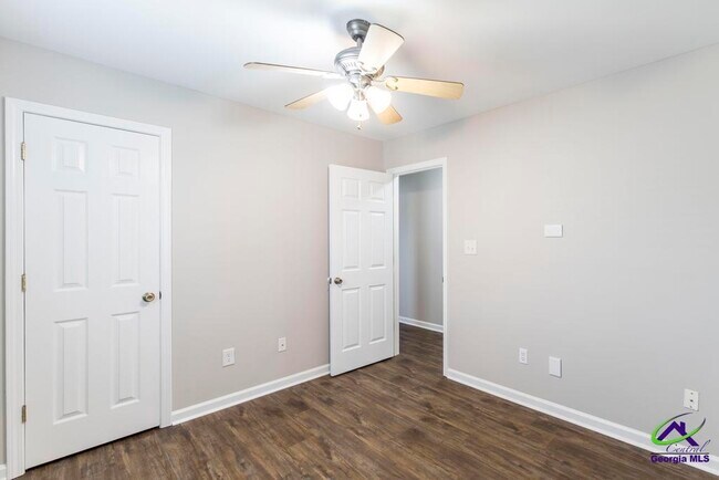 Building Photo - 200 Stirling Bridge Dr
