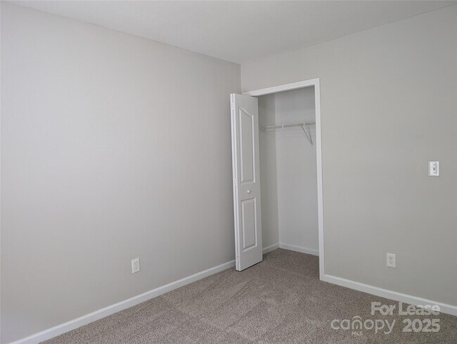 Building Photo - 7032 Sunman Rd