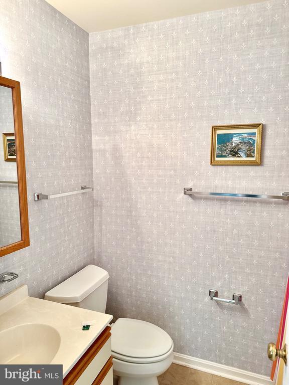 Building Photo - 102 Jl Thompson Dr