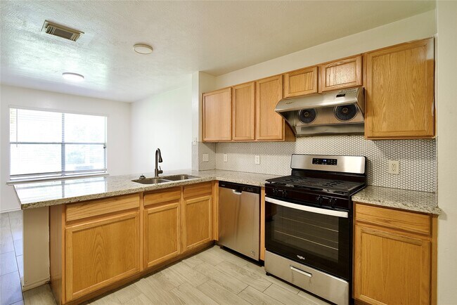 Building Photo - 21618 Misty Fall Ln