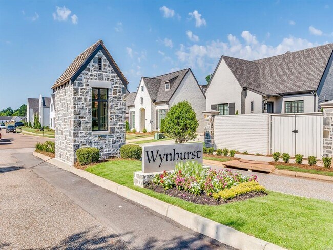 Building Photo - Wonderful 4 Bdrm, 3.5 Bath on outskirts of Eastchase