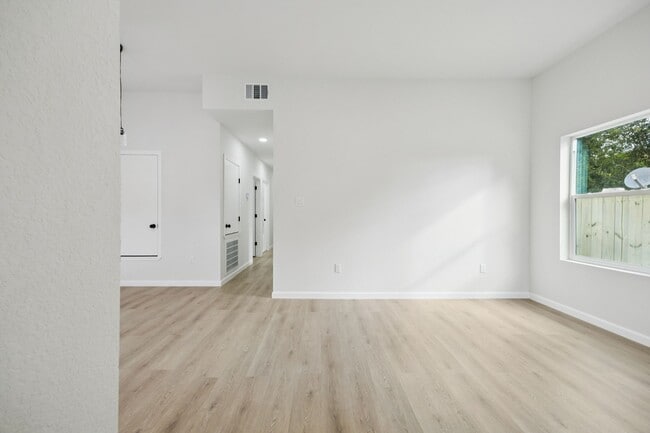 Building Photo - 301 Cartersville St