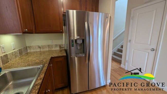 Building Photo - Refined 3-Bedroom Residence Offering Comfort and Function ALL UTILITIES INCLUDED