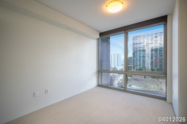 Building Photo - 2br - 2 Bed 1 Bath Condo in Capitol Place