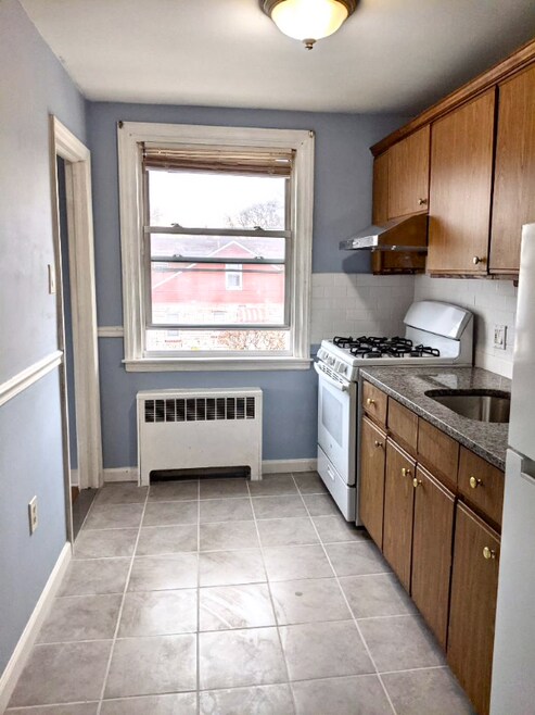 Building Photo - 601 Glenview St