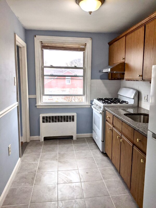 Building Photo - 601 Glenview St