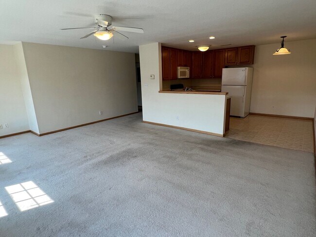 Building Photo - 2519 Bristol Dr